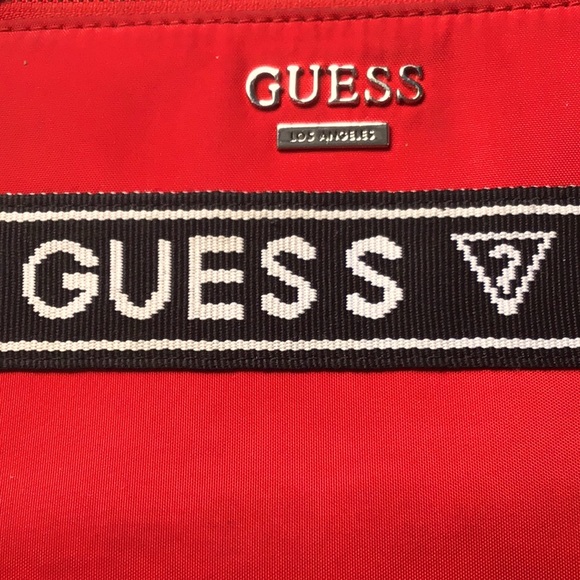 Still in stock!! - Zipper wristlet clutch! By GUESS? 😍🎸🔻 - Picture 3 of 5